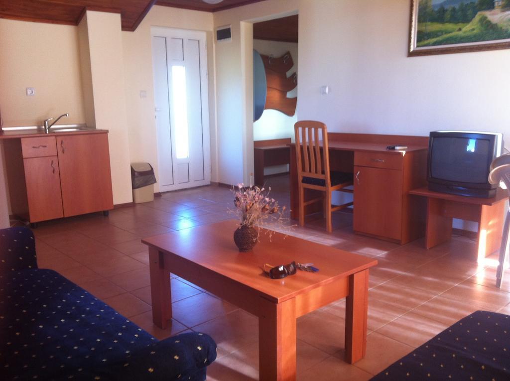 Family Hotel Privileg Slântsjev Brjag Rom bilde